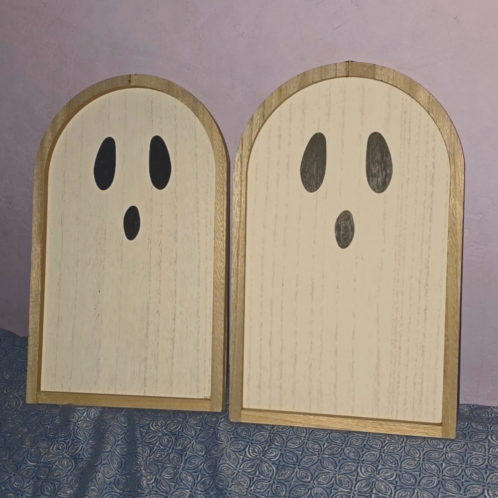 Ghost Wood Sign Bullseyes Playground 2022 Halloween Collection